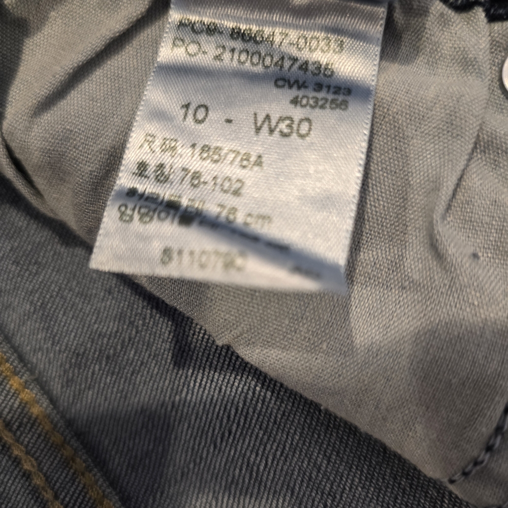Signature by Levi Strauss Women's Light Blue Denim Shorts - Picture 3 of 4